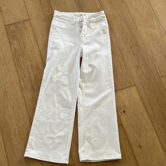 Stretchy white pants. - Picture 2 of 8